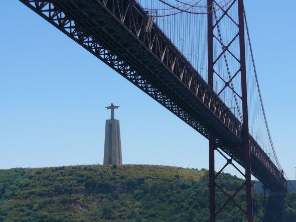 De 24 april brug en het Jezus beeld
