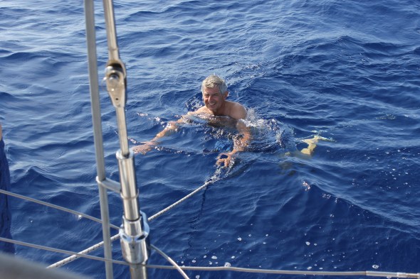 middagduik in de oceaan