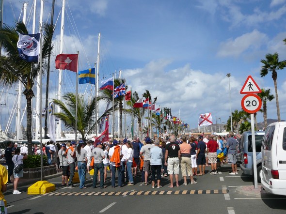 alle vlaggen gehesen