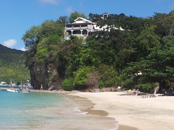 Jacks Bar aan het Priness Margaret Beach op Bequia