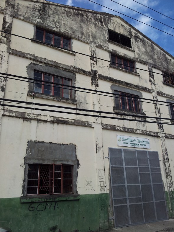 de Nutmeg-station van buiten.