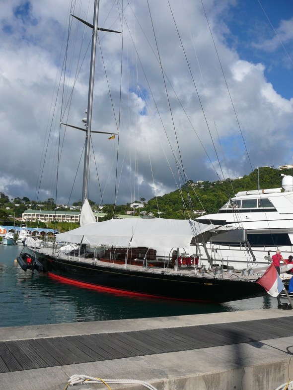 Nederlandse J-Classer: de Rainbow (H2) ligt ook in Port Louis