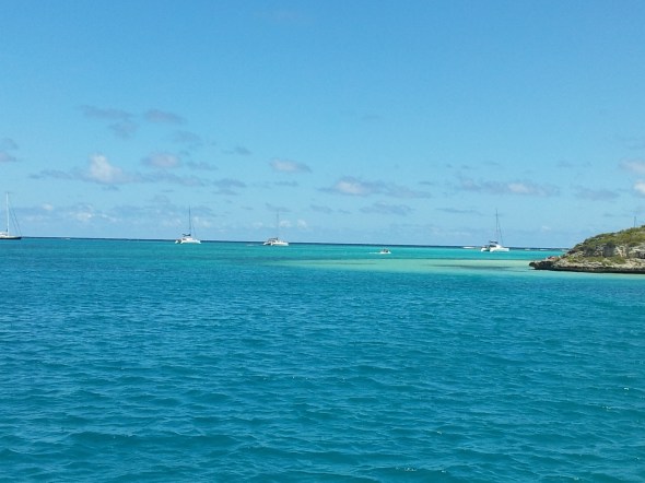 achter het rif aan een mooring