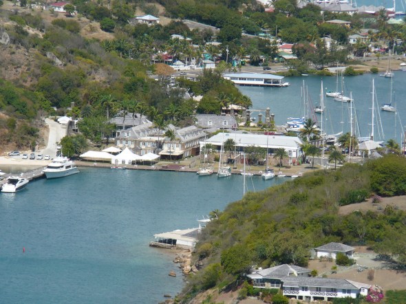 uitzicht op Nelsons Dockyard vanaf Shirley Heights