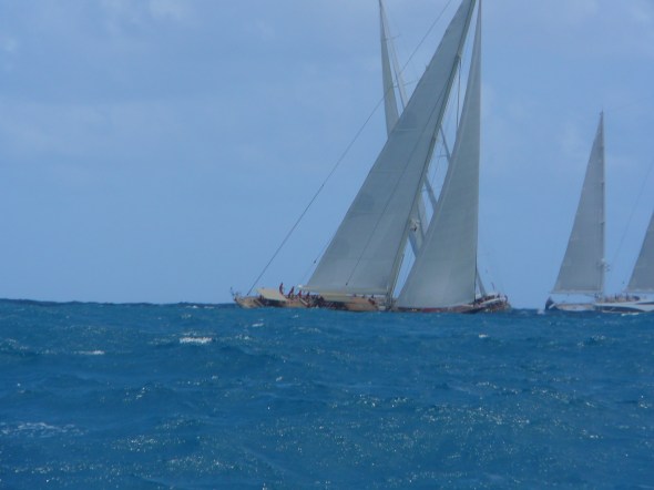 kruisende superjachten voor St Barths