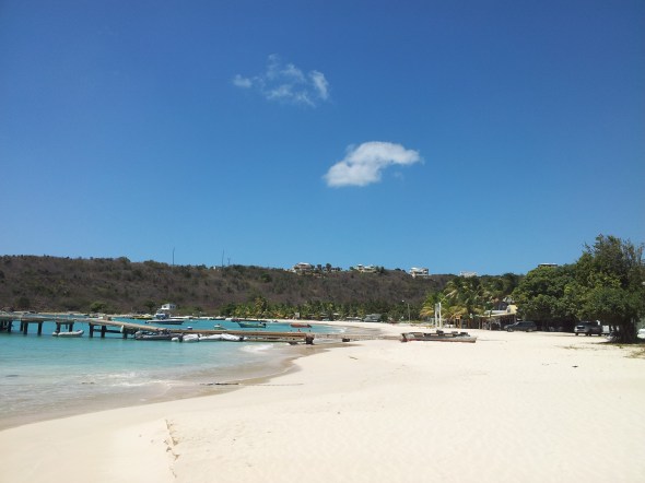 dinghy dock op Anguilla, een tikje scheef maar het werkt