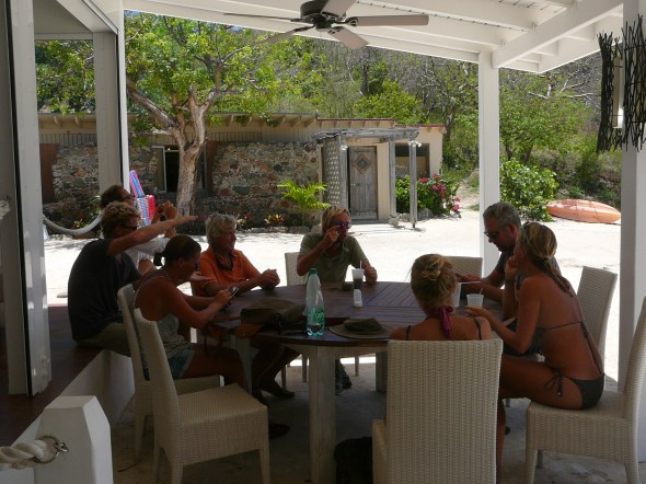 in de bar op Norman island