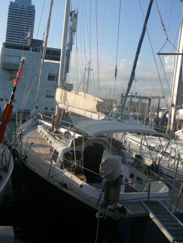 de spiegel is atypisch voor deze serie ontwerpen