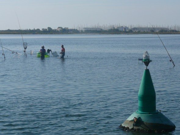 10 meter naast de vaargeul is het knap ondiep, zo te zien