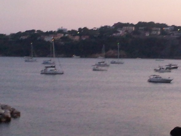 boot in de baai van Procida