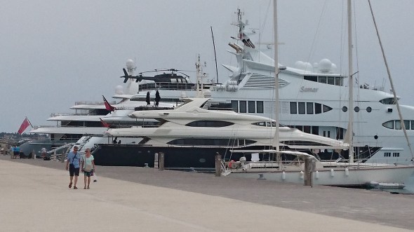 hier liggen wij dus niet tussen