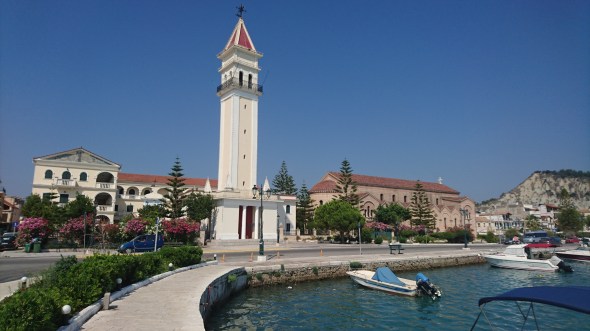 toren naast de oude kerk