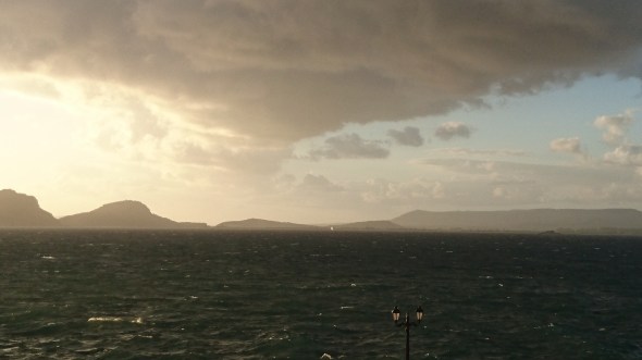 dreigende luchten, maar het blijft droog