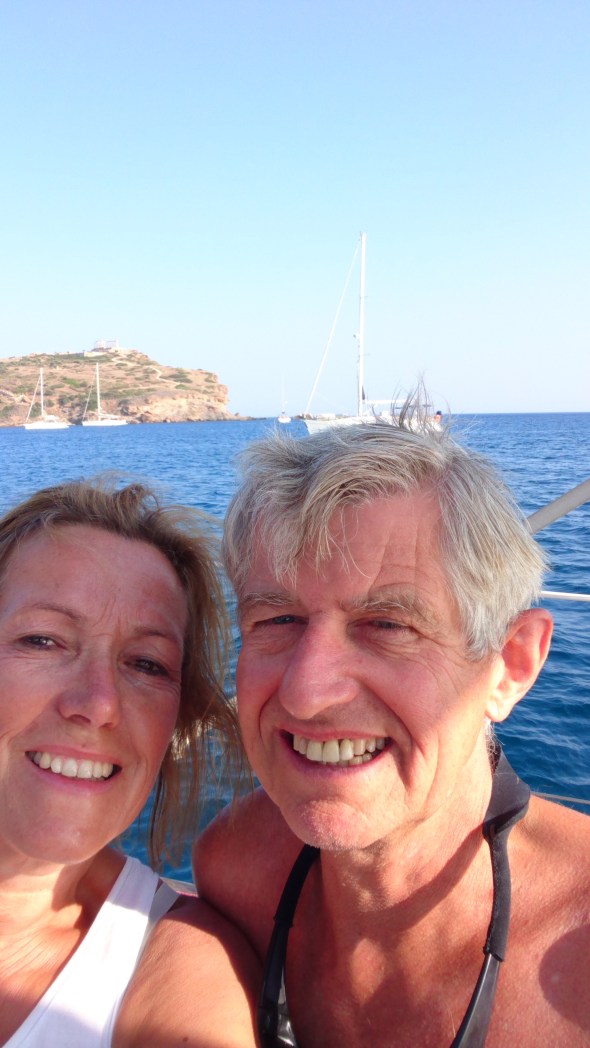Selfie 26 jaar na onze eerste foto bij kaap Sounion!