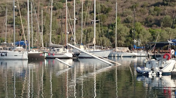 Trizonia: de Eurohaven met half gezonken tweemaster