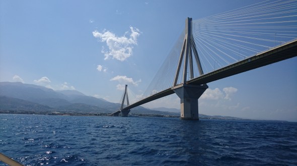 de "Rio" brug bij Patras